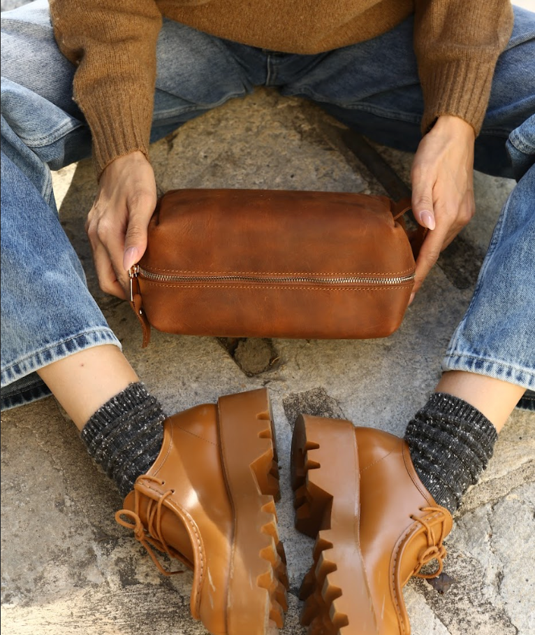 Elegant, Multi-Purpose Leather Handbag